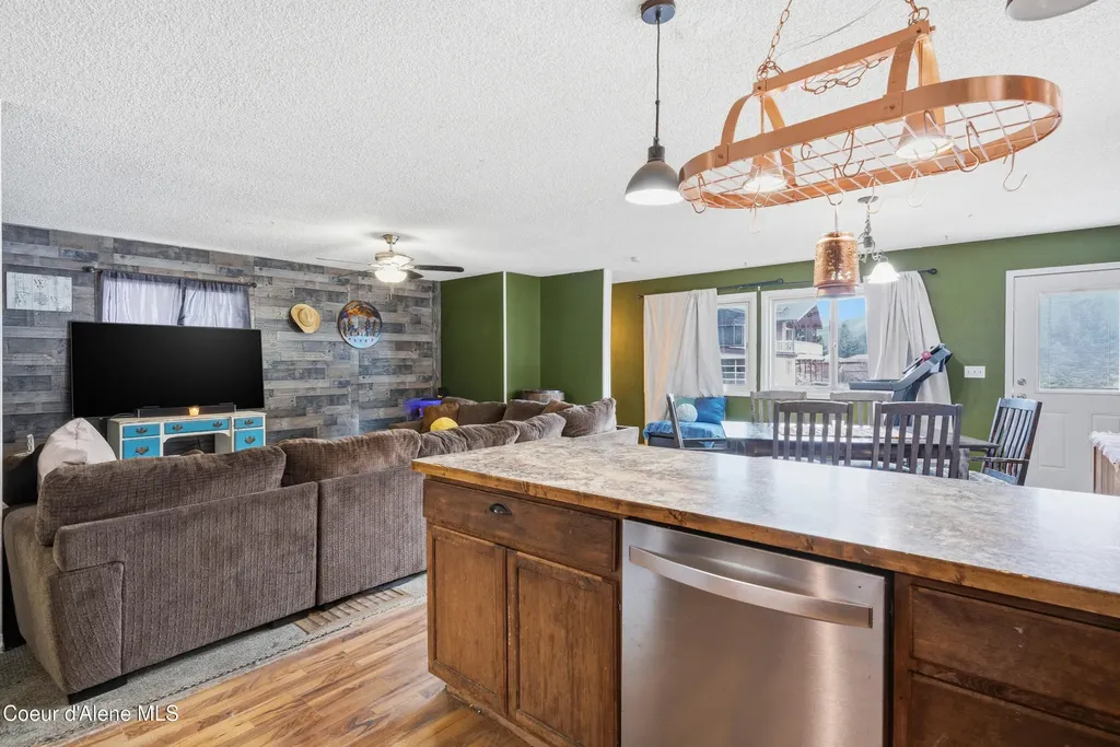 208 Rio Vista Street Osburn ID 83849