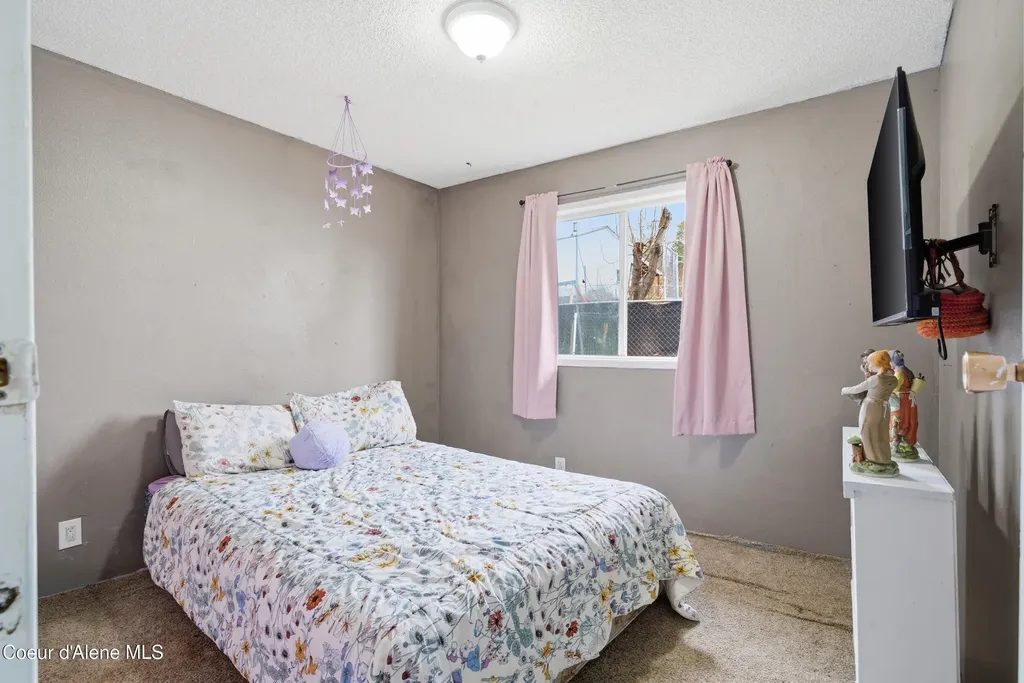 208 Rio Vista Street Osburn ID 83849