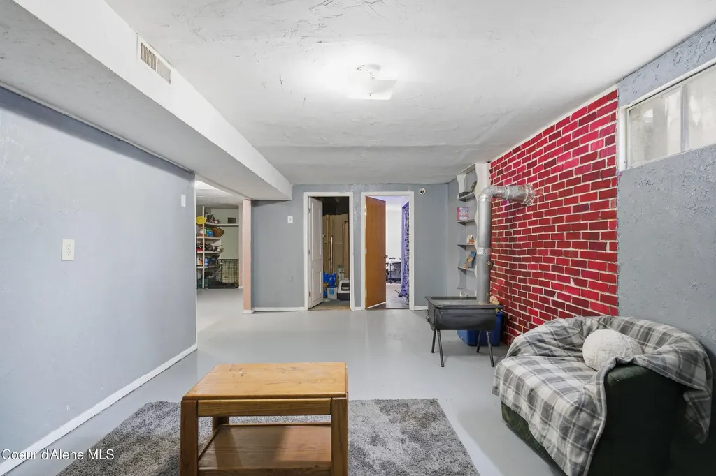 208 Rio Vista Street Osburn ID 83849