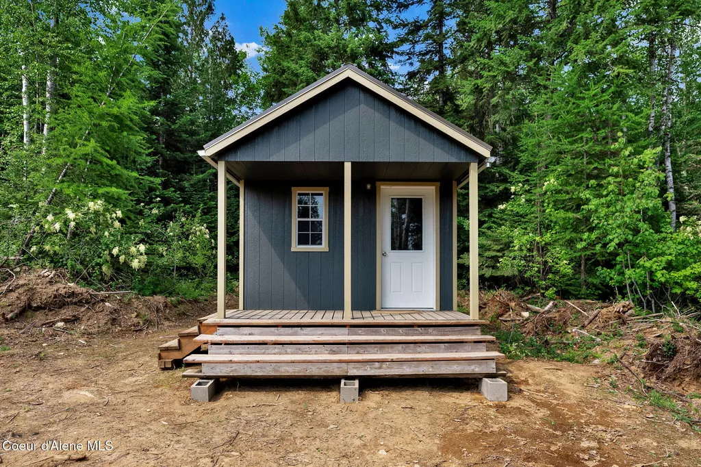 537 E Wrenco Road Sandpoint ID 83864