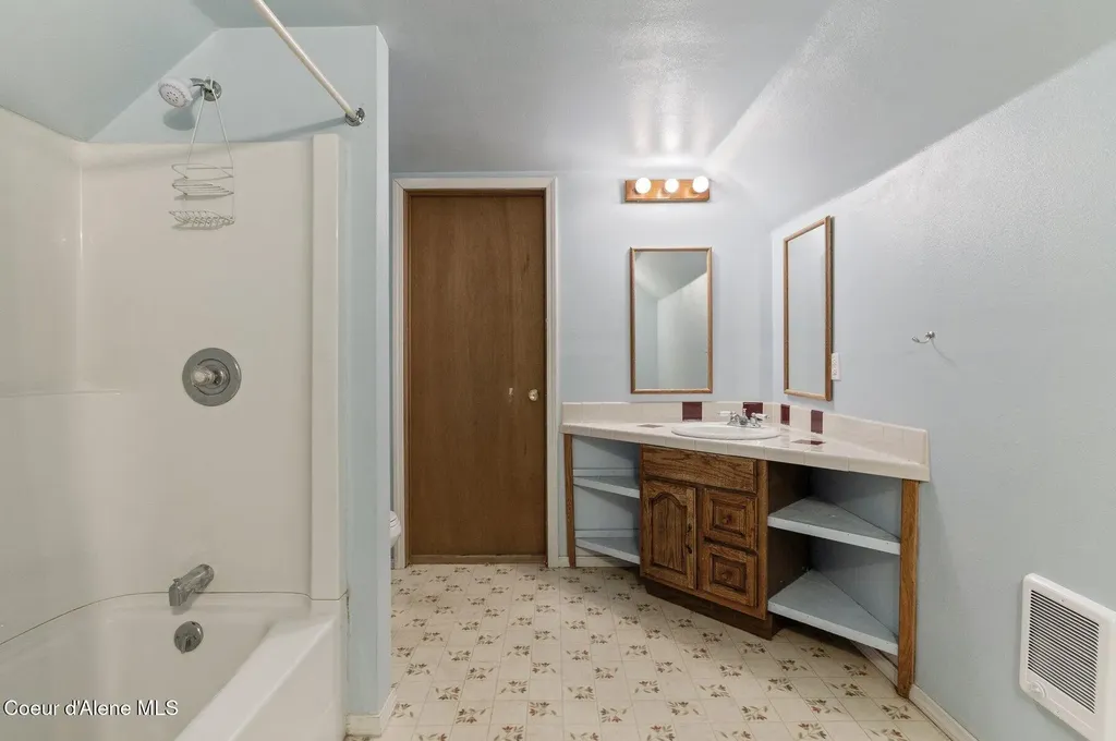 210 Rusho Lane Blanchard ID 83804