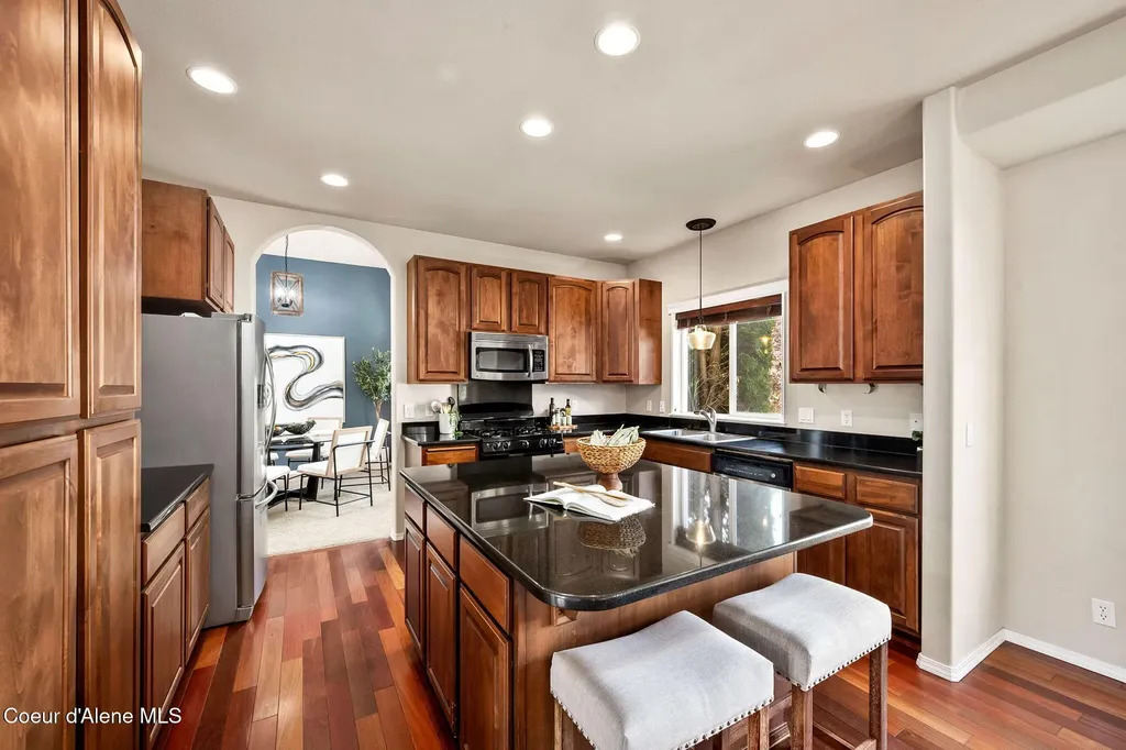2547 W Blackberry Loop Hayden ID 83835