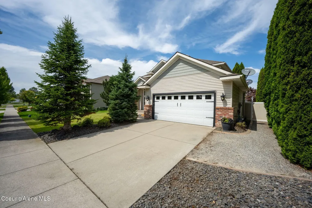 2547 W Blackberry Loop Hayden ID 83835