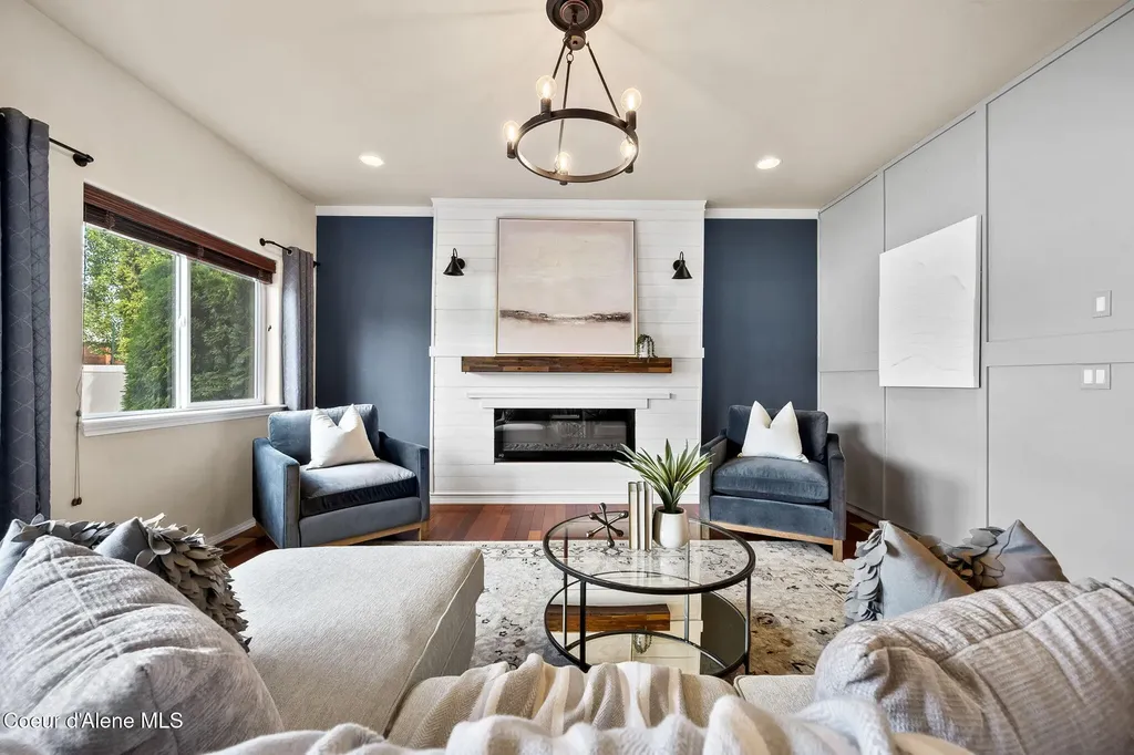 2547 W Blackberry Loop Hayden ID 83835