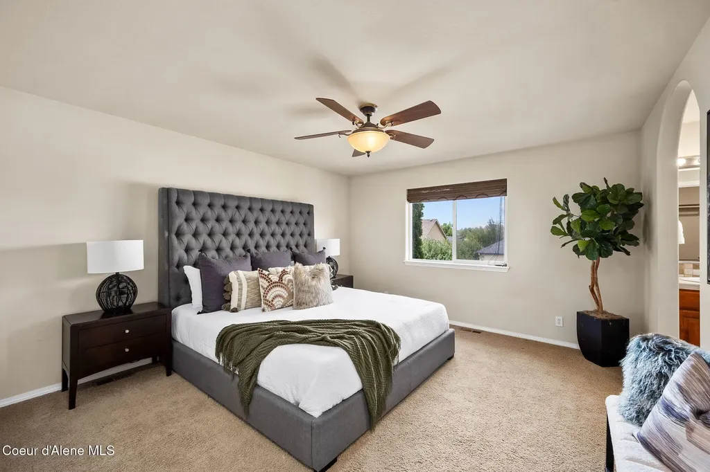 2547 W Blackberry Loop Hayden ID 83835