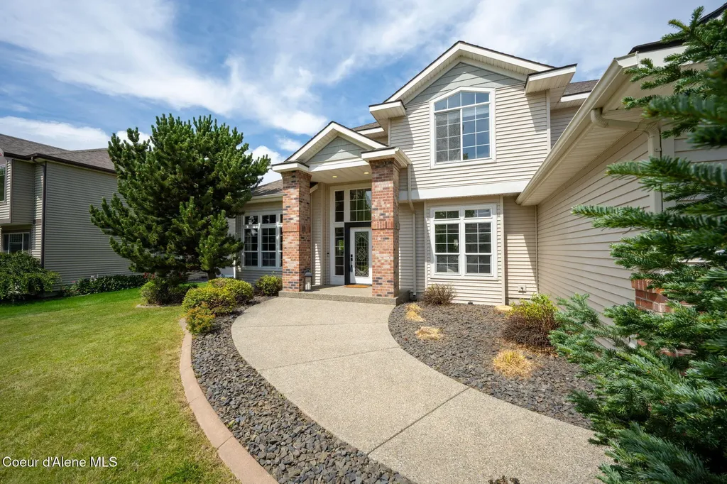 2547 W Blackberry Loop Hayden ID 83835