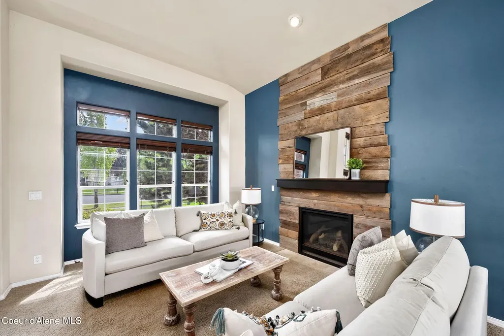 2547 W Blackberry Loop Hayden ID 83835