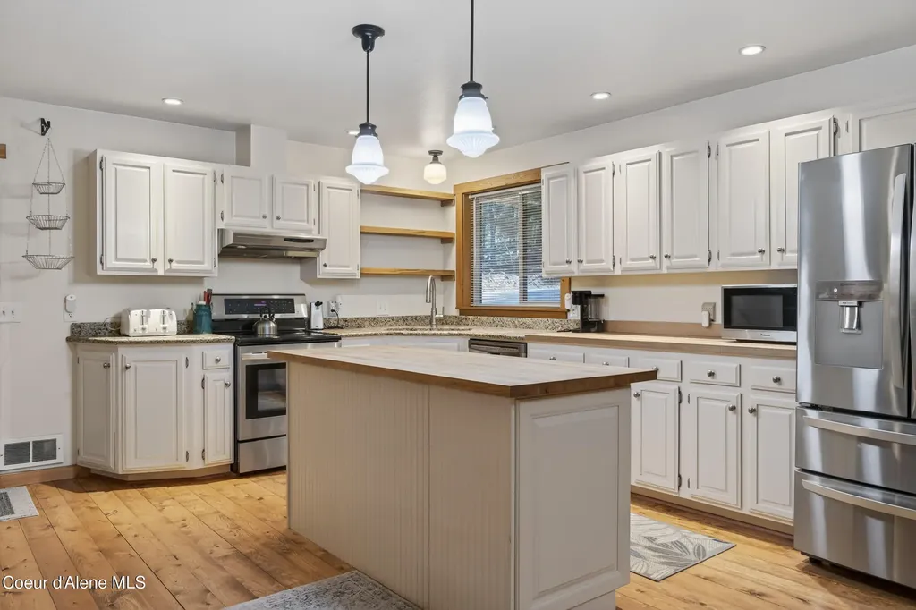 1205 Wooded Acres Drive Sagle ID 83860