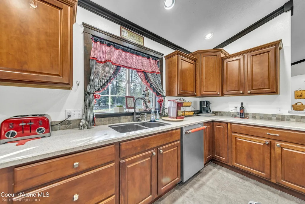 4725 W Highway 53 Rathdrum ID 83858