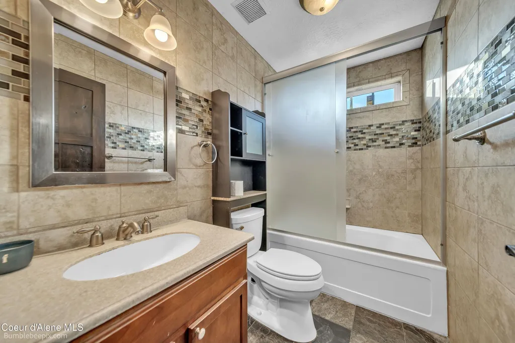 4725 W Highway 53 Rathdrum ID 83858