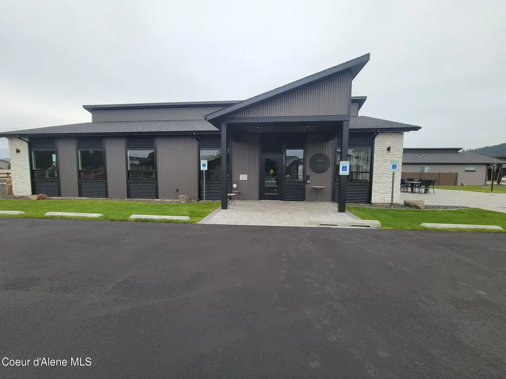 13940 N Rainier Loop Rathdrum ID 83858