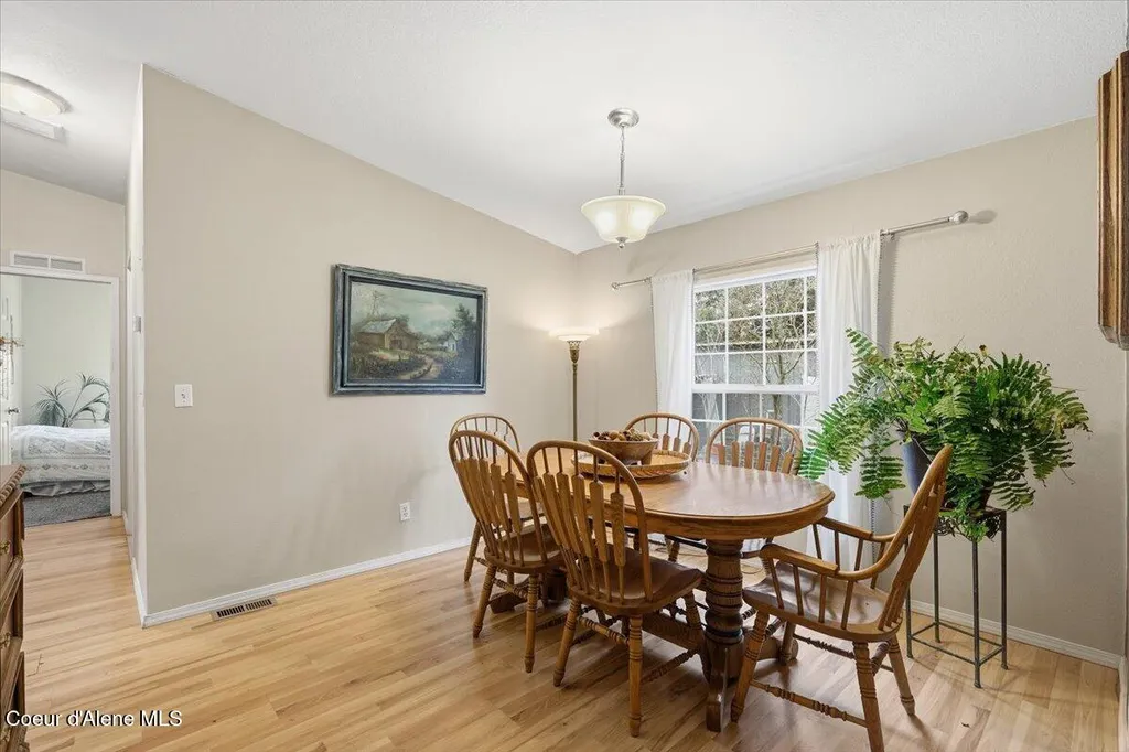 92 E Walrose Loop Hayden ID 83835