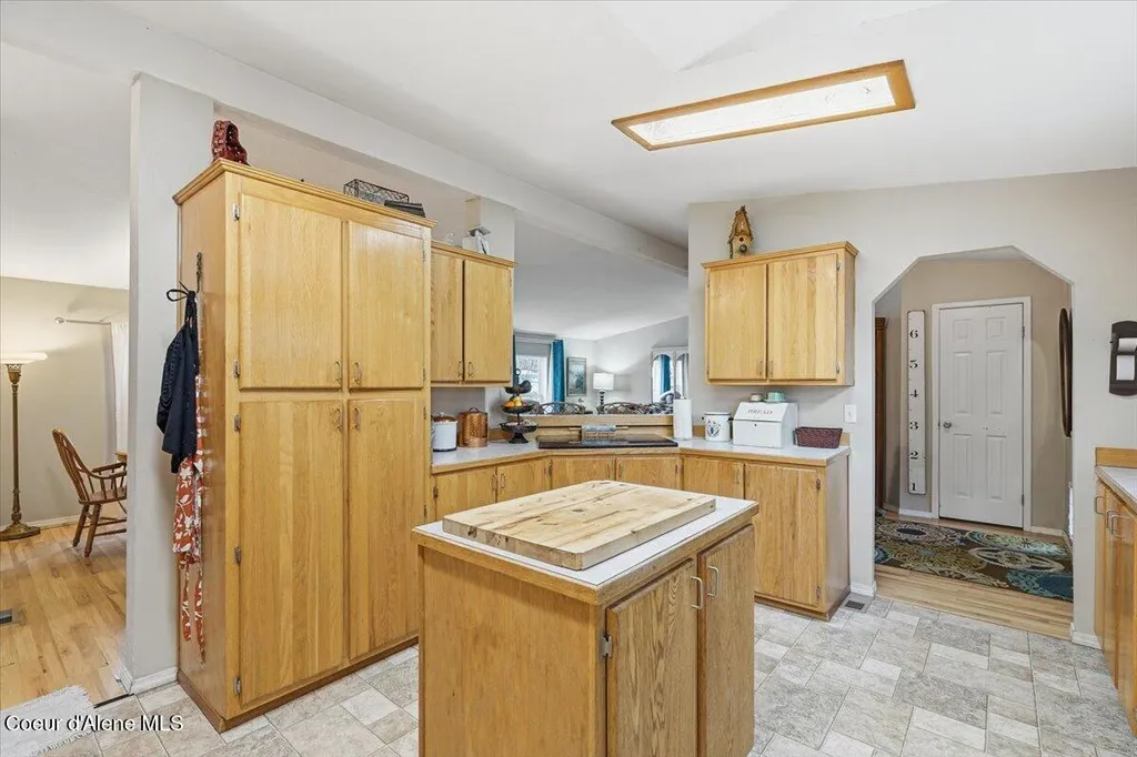 92 E Walrose Loop Hayden ID 83835