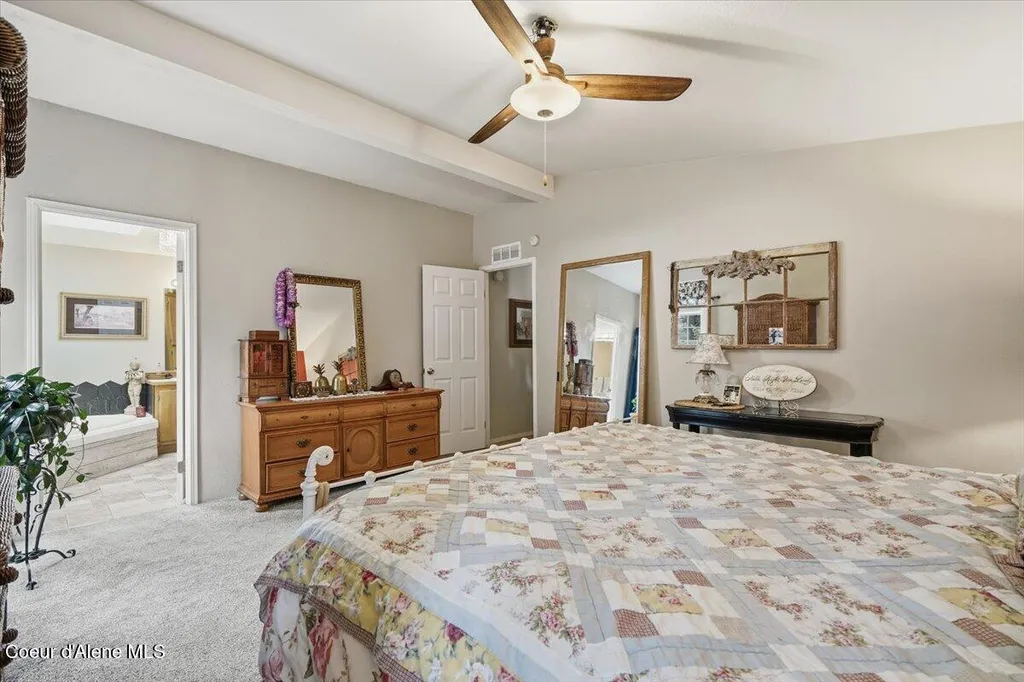 92 E Walrose Loop Hayden ID 83835