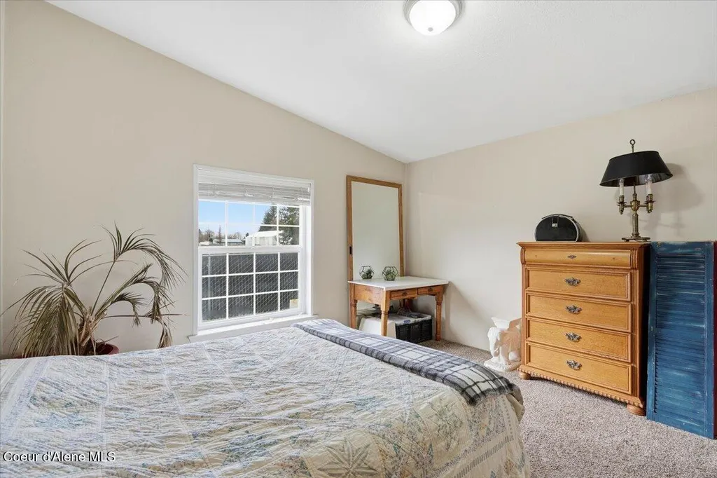 92 E Walrose Loop Hayden ID 83835