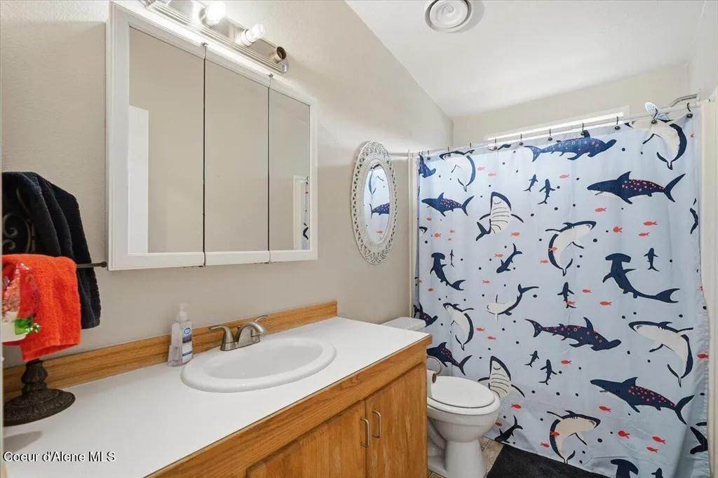 92 E Walrose Loop Hayden ID 83835