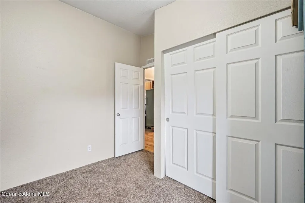 92 E Walrose Loop Hayden ID 83835