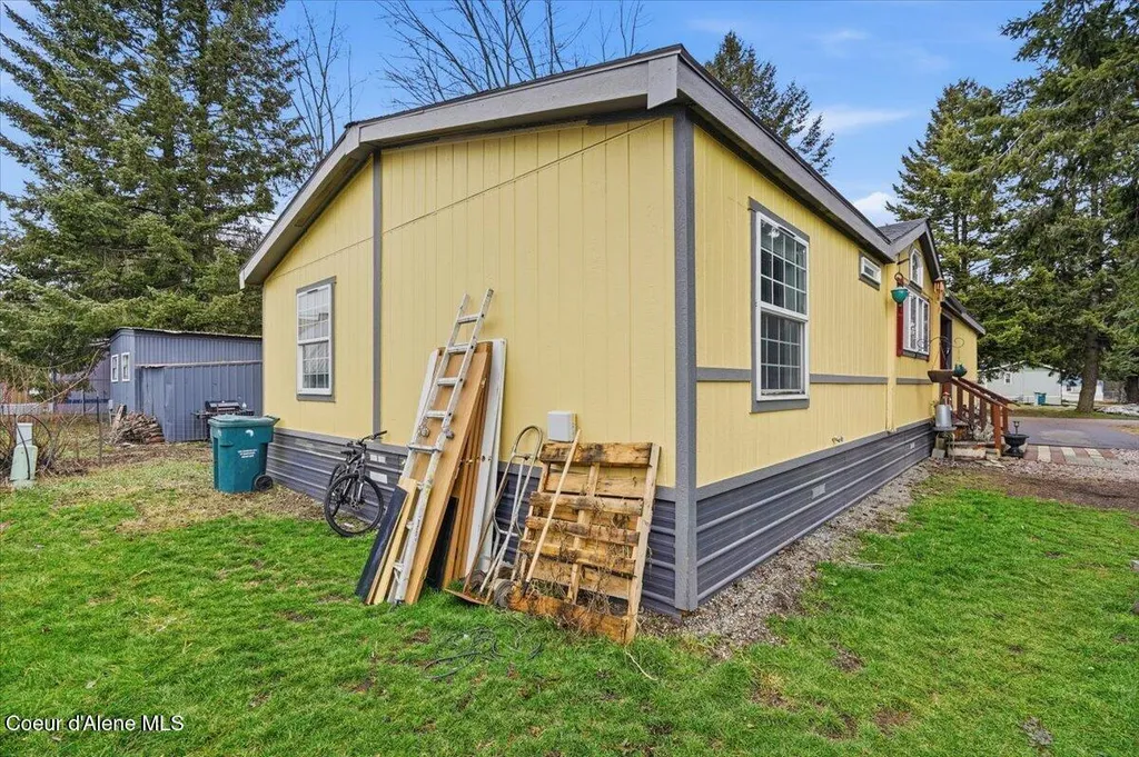 92 E Walrose Loop Hayden ID 83835