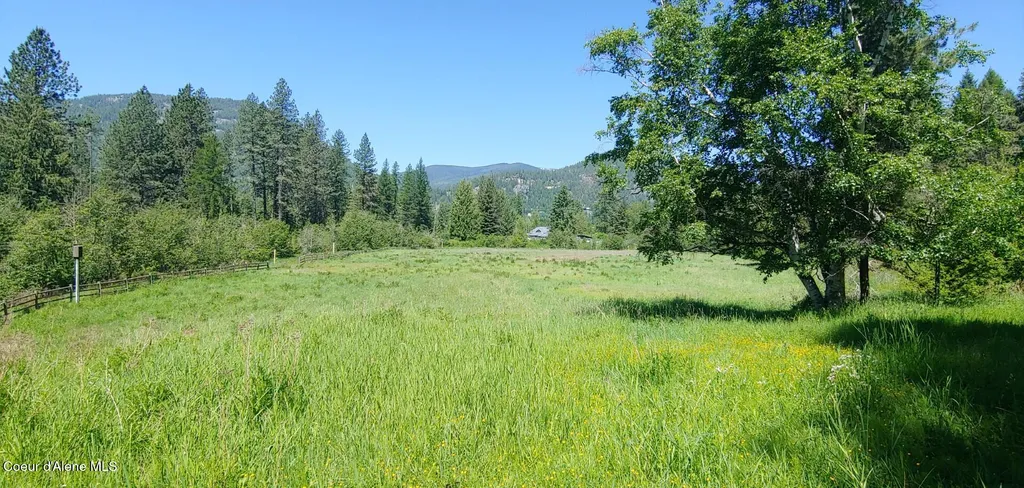477504 Highway 95 Ponderay ID 83852
