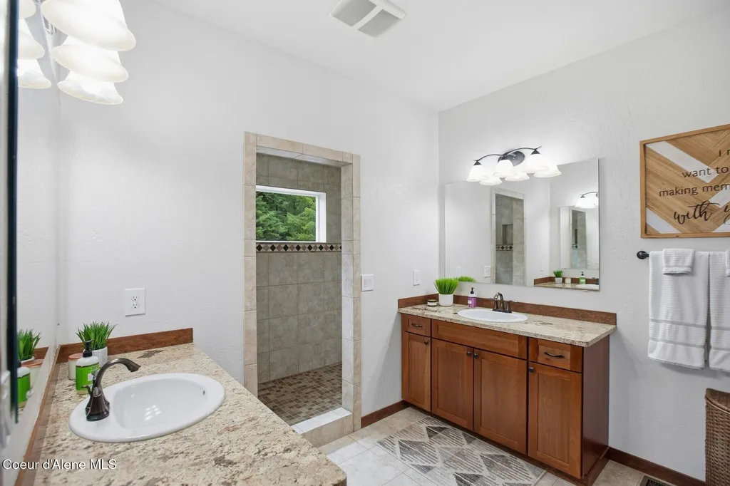 11644 E Sims Lane Athol ID 83801