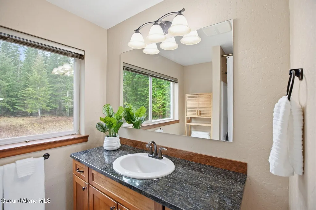 11644 E Sims Lane Athol ID 83801