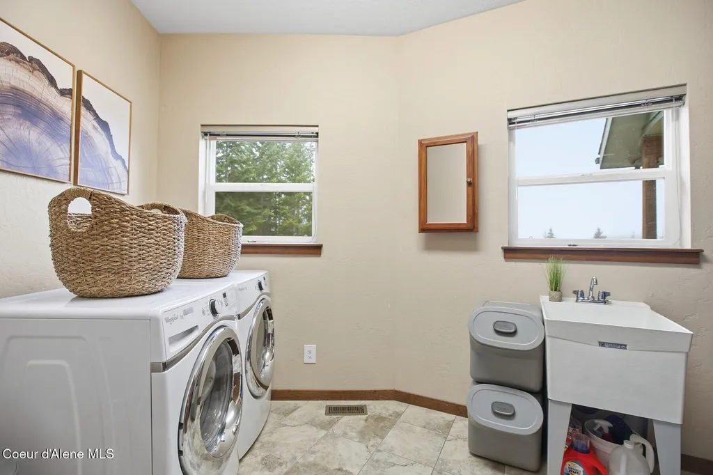 11644 E Sims Lane Athol ID 83801
