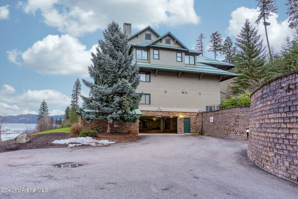 4724 S Arrow Point Drive Harrison ID 83833