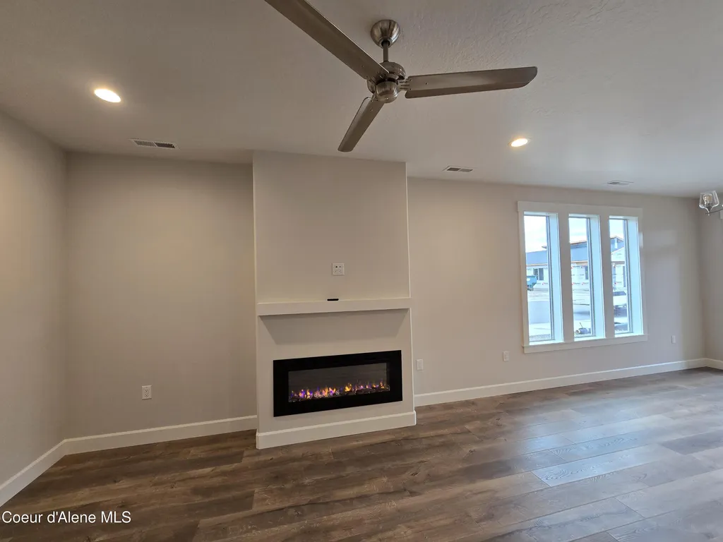 13932 N Rainier Loop Rathdrum ID 83858