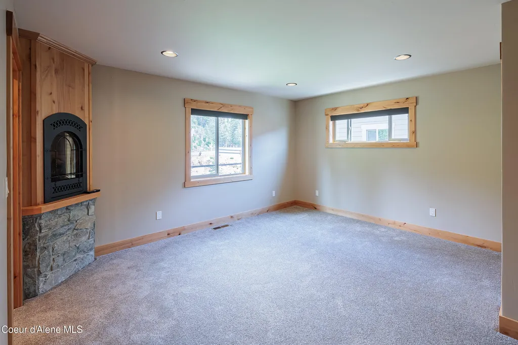 52 Palouse Drive Nordman ID 83848