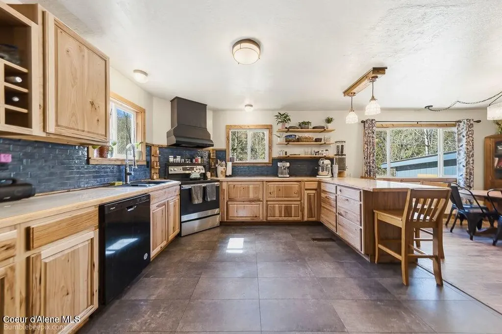 21 Lochsa Lane Kingston ID 83839