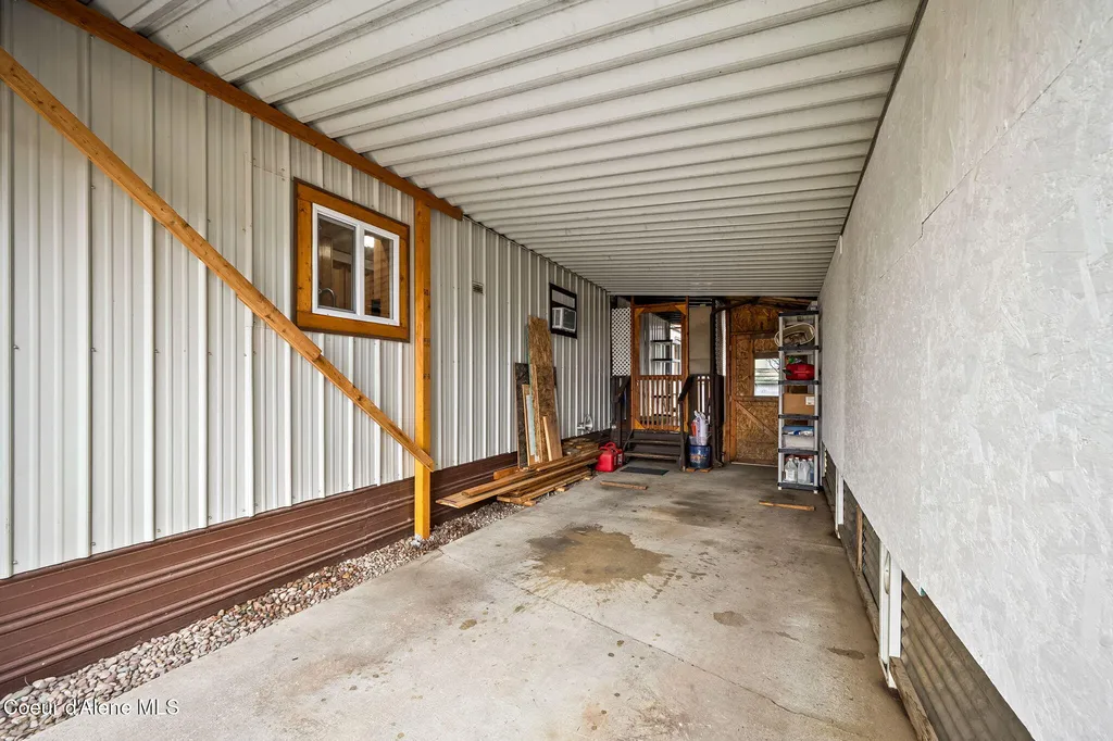9156 N Starr Loop Hayden ID 83835