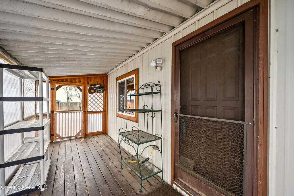 9156 N Starr Loop Hayden ID 83835