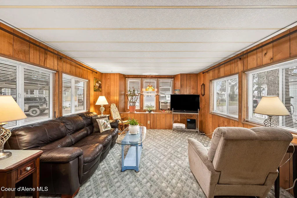 9156 N Starr Loop Hayden ID 83835