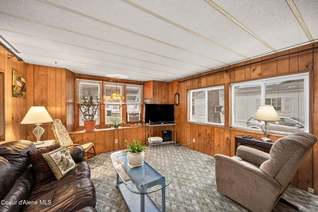 9156 N Starr Loop Hayden ID 83835