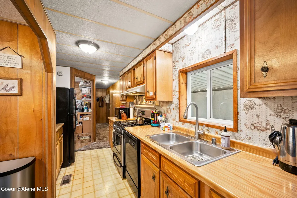 9156 N Starr Loop Hayden ID 83835