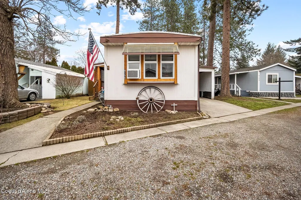 9156 N Starr Loop Hayden ID 83835