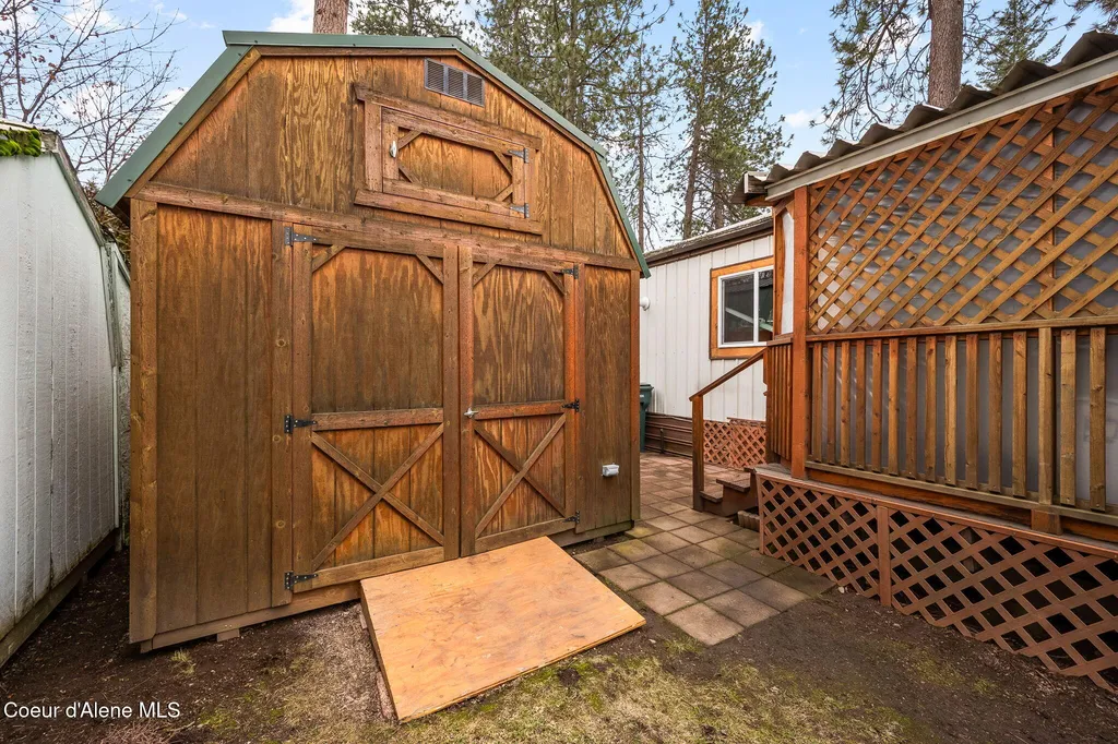 9156 N Starr Loop Hayden ID 83835