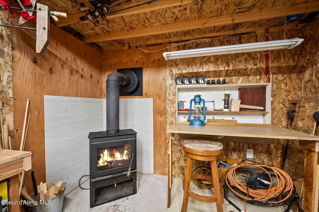 9156 N Starr Loop Hayden ID 83835
