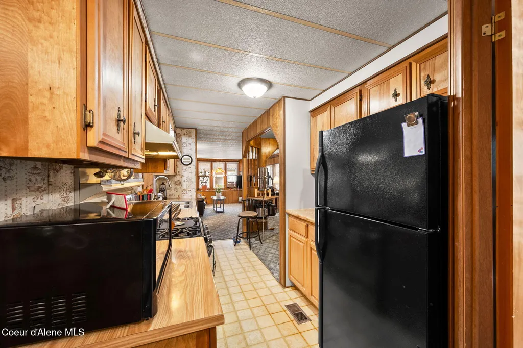 9156 N Starr Loop Hayden ID 83835