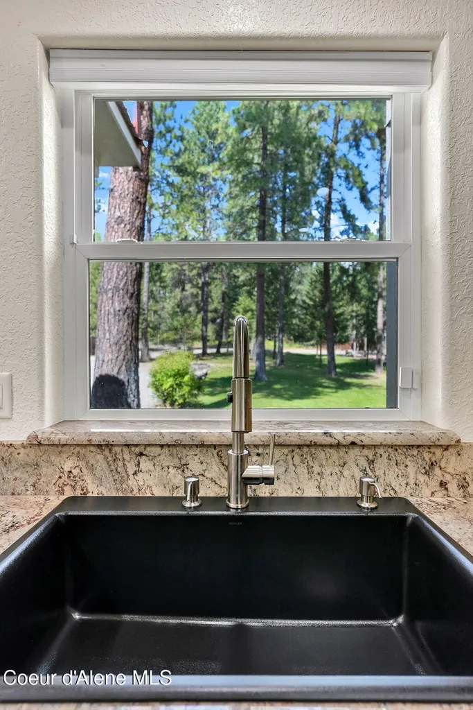 470 Diamond Heights Road Oldtown ID 83822