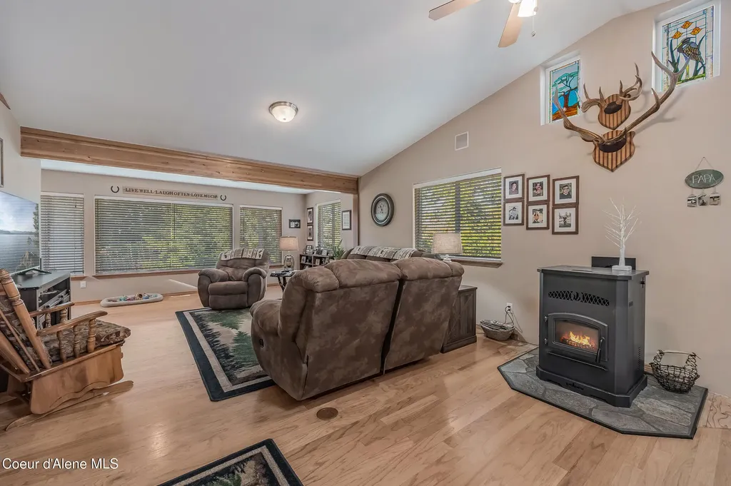 251 E Park Avenue Harrison ID 83833