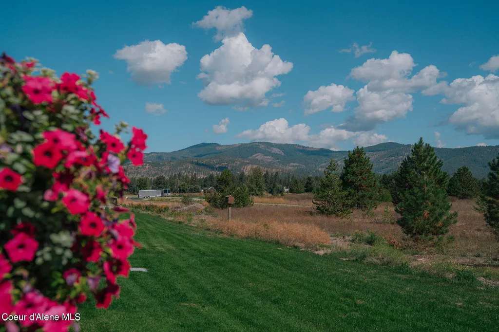 43 Sand Trap Lane Blanchard ID 83804