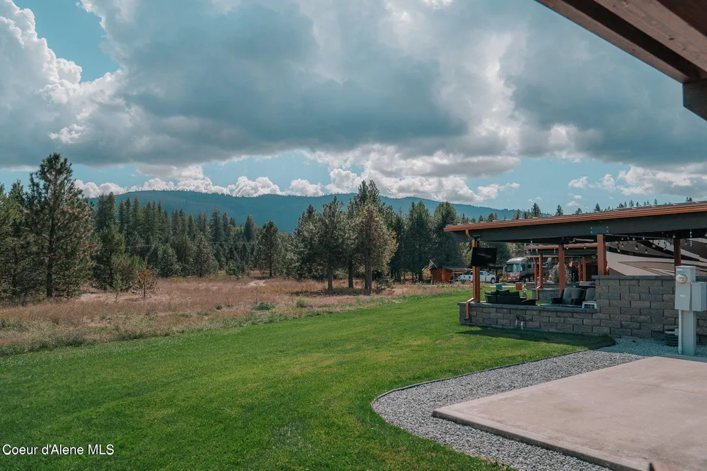 43 Sand Trap Lane Blanchard ID 83804