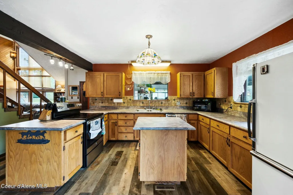 457619 S Us-95 Careywood ID 83809