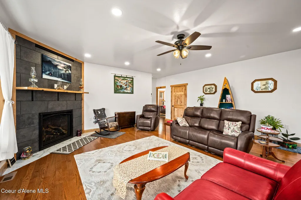 86 Nuthatch Lane Moyie Springs ID 83845