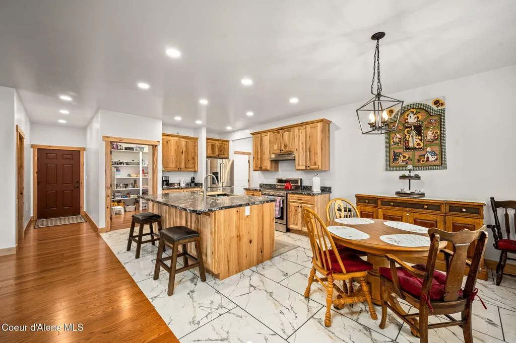 86 Nuthatch Lane Moyie Springs ID 83845