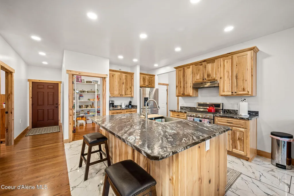 86 Nuthatch Lane Moyie Springs ID 83845
