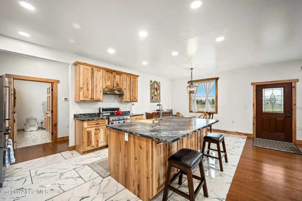 86 Nuthatch Lane Moyie Springs ID 83845
