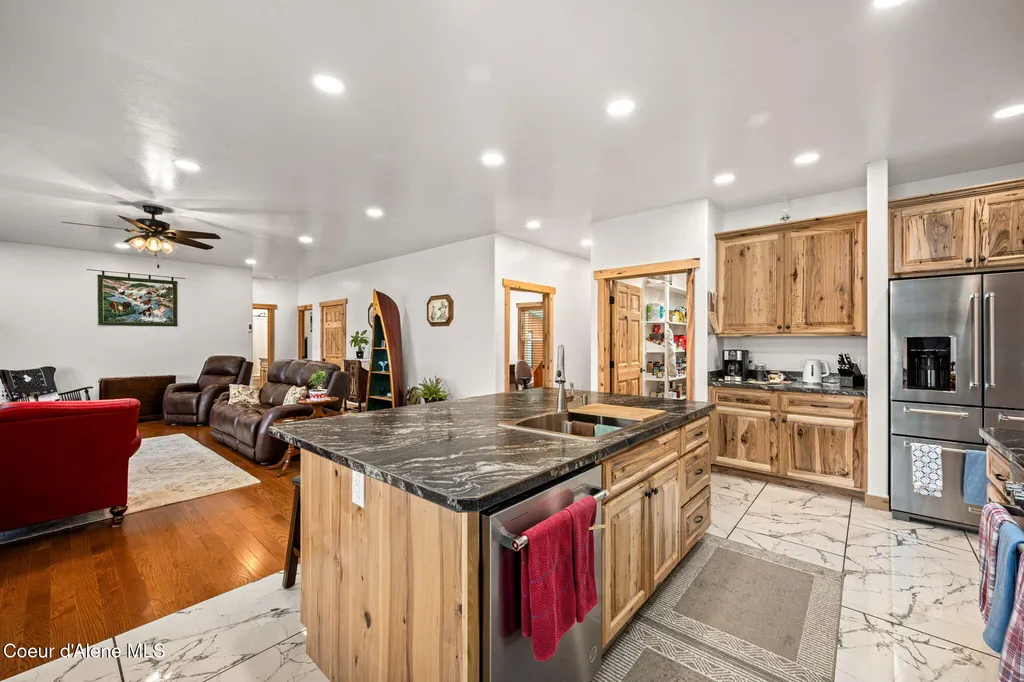 86 Nuthatch Lane Moyie Springs ID 83845
