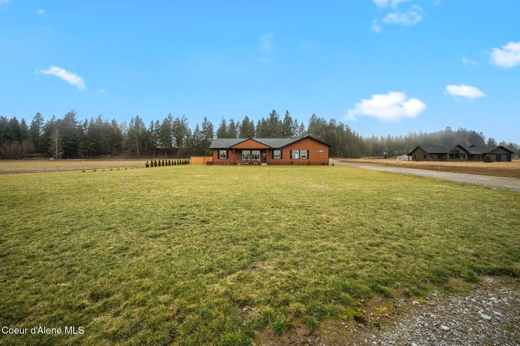 86 Nuthatch Lane Moyie Springs ID 83845
